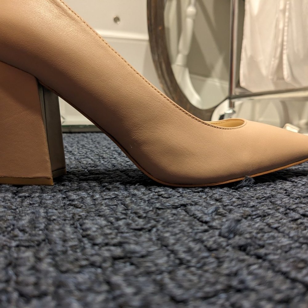 NIne West Size 8 block heel pump